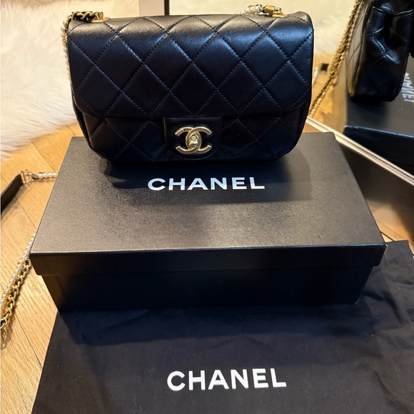 CHANEL Authentic 2021 Mini Crystal Pearls Chain Flap Shoulder Bag - Picture 17 of 17